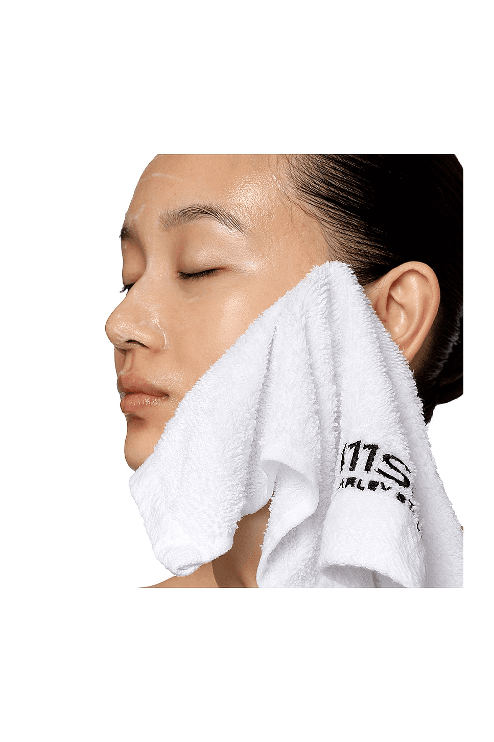 Vitamin C Brightening Cleanser — Image 2