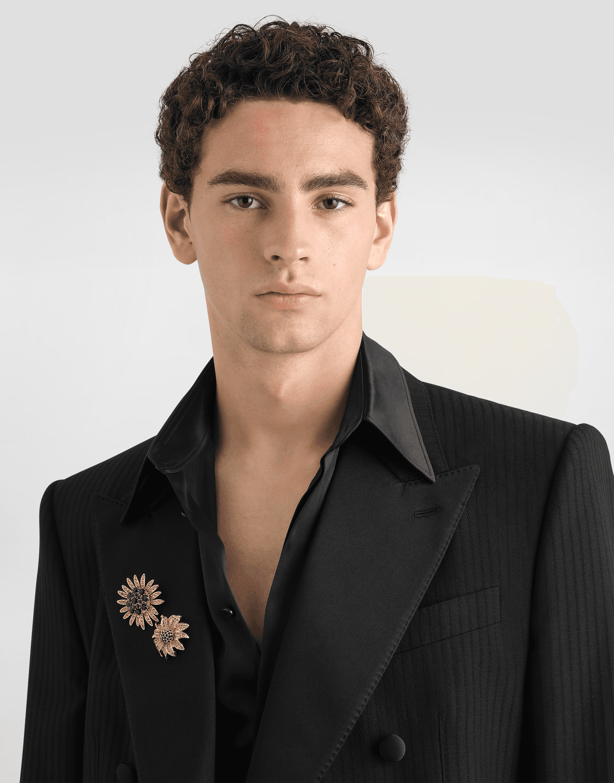 Sartoria floral brooch with rhinestones — Image 2