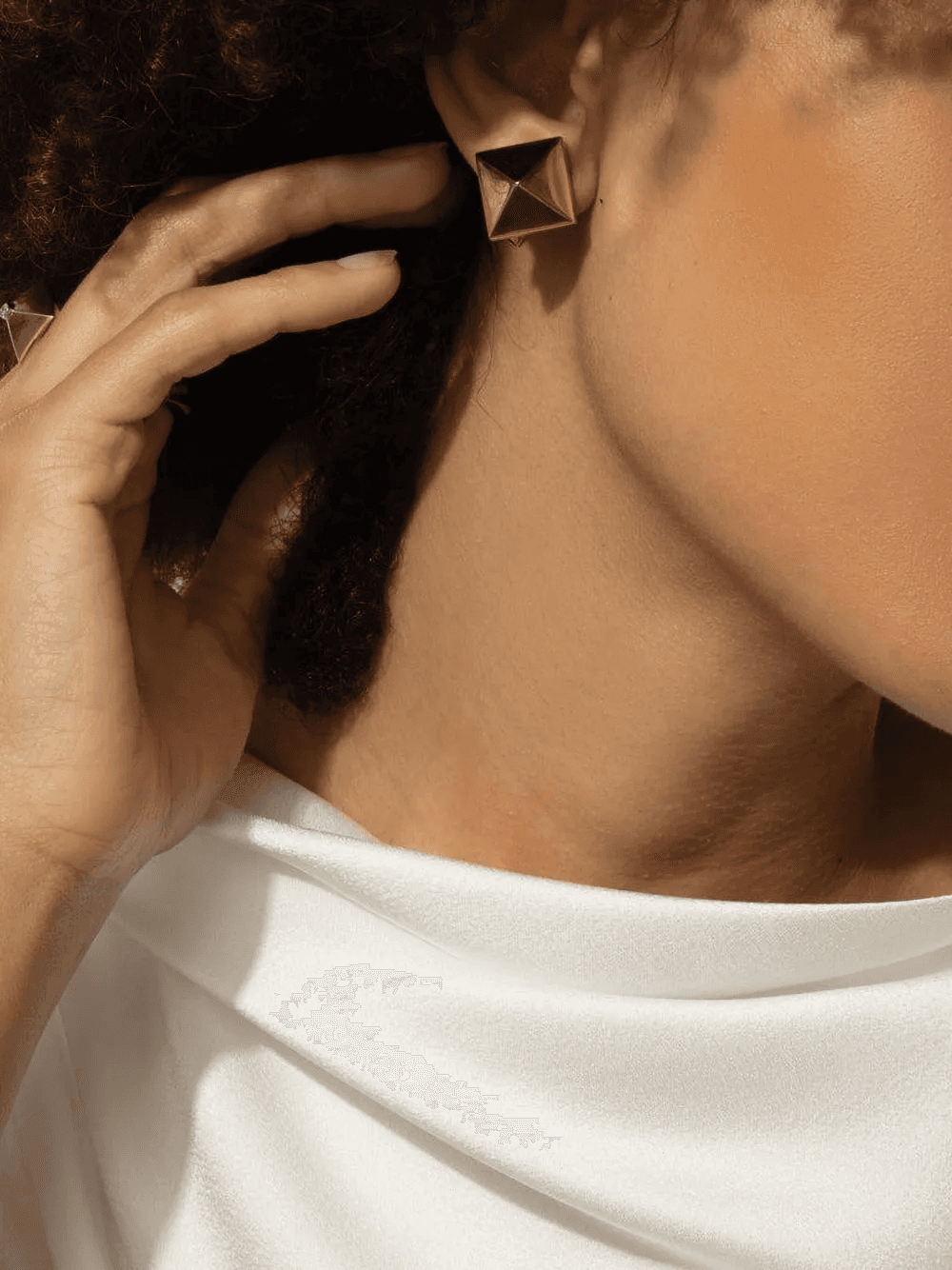 18K yellow gold Piramide stud earrings — Image 2