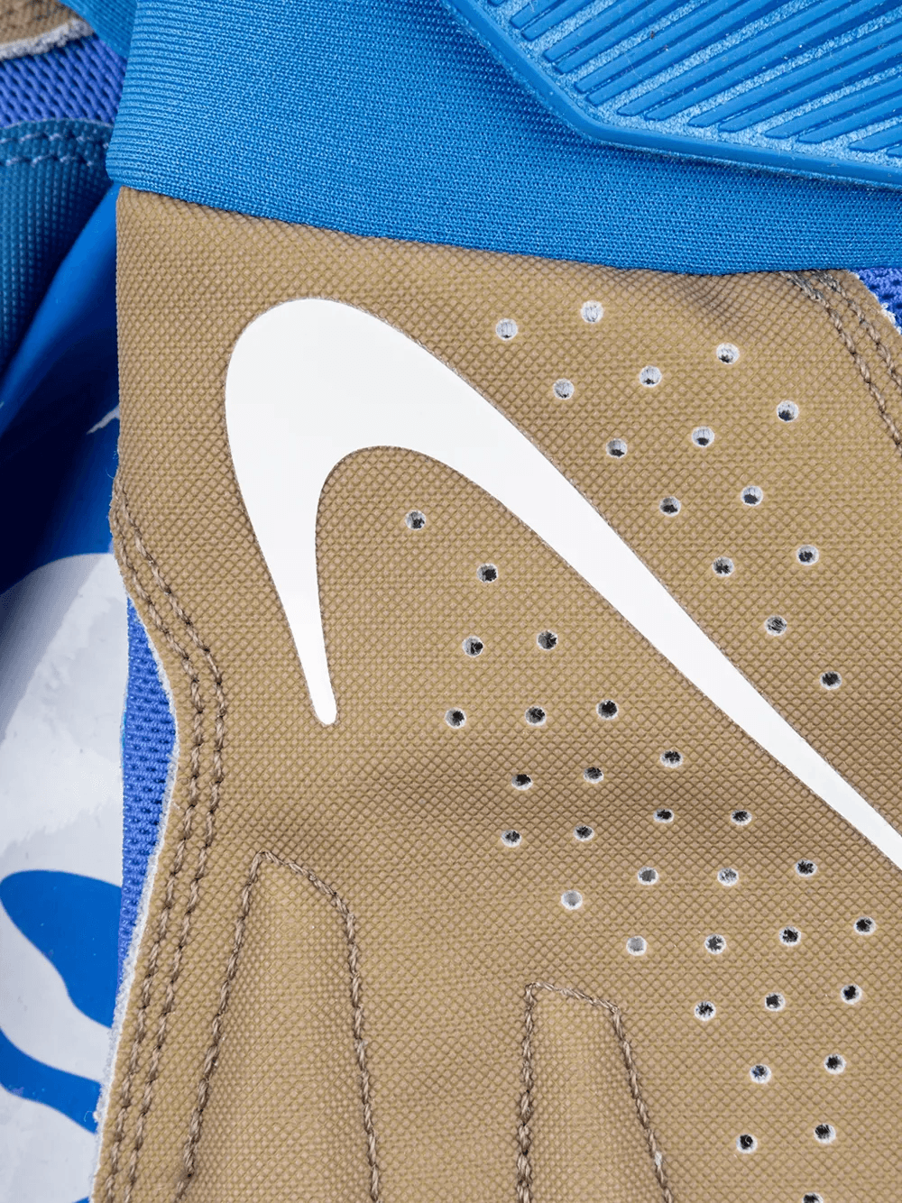 x Off White D-Tackle Elite padded football gloves — Image 3