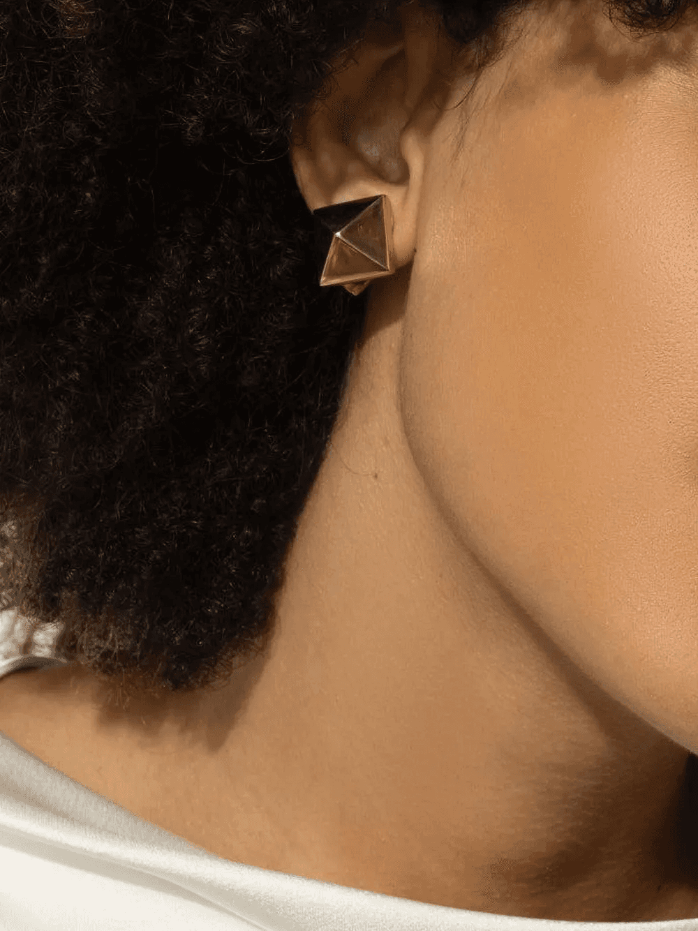 18K yellow gold Piramide stud earrings — Image 3
