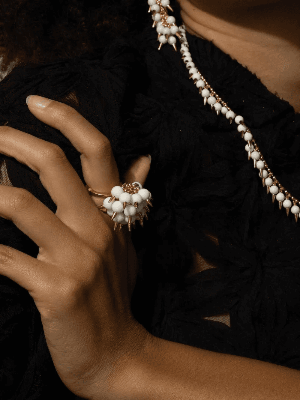 18K yellow gold Spiked Muse onyx and diamond ring — Image 3