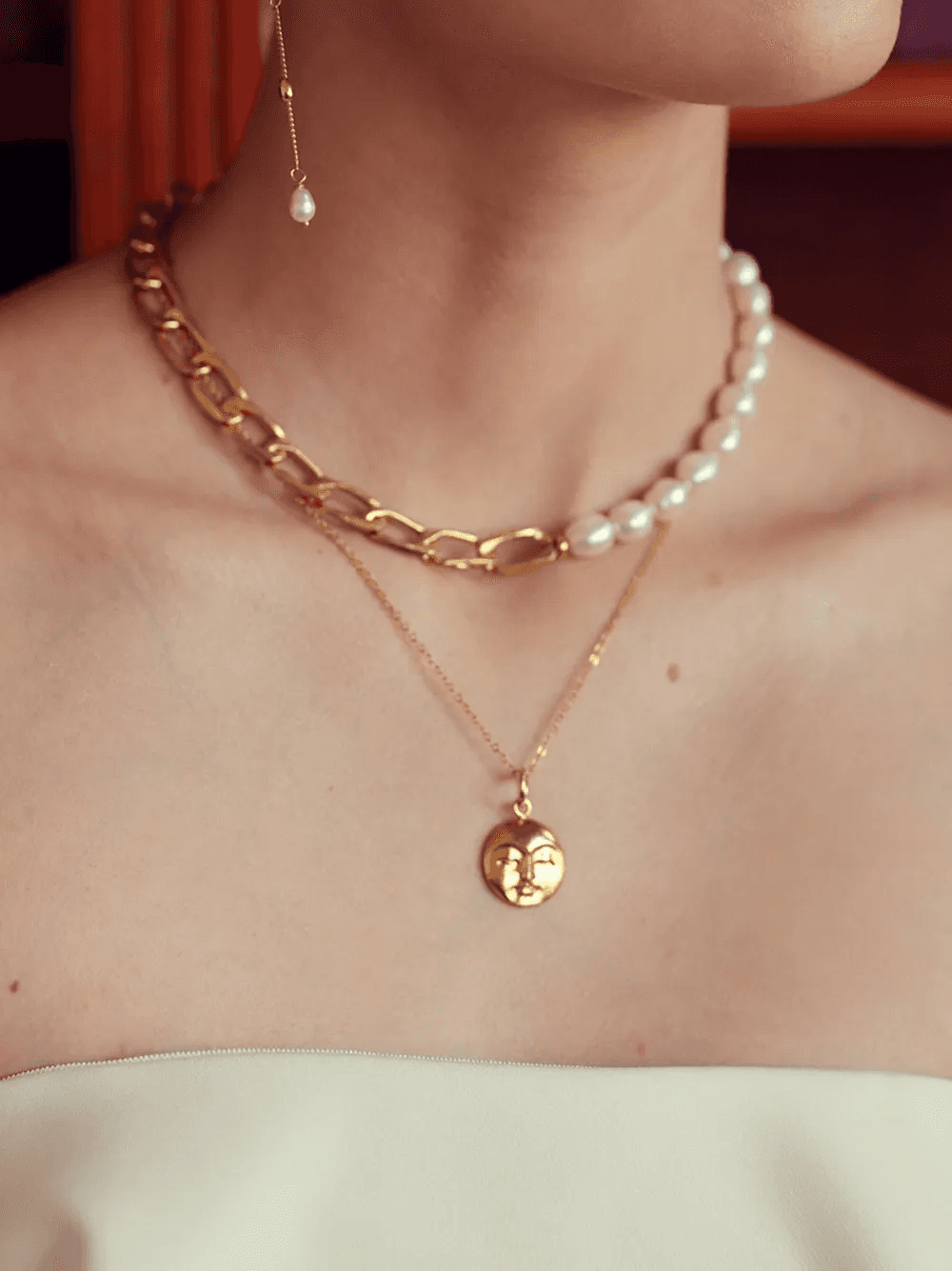 moon-face pendant necklace — Image 4