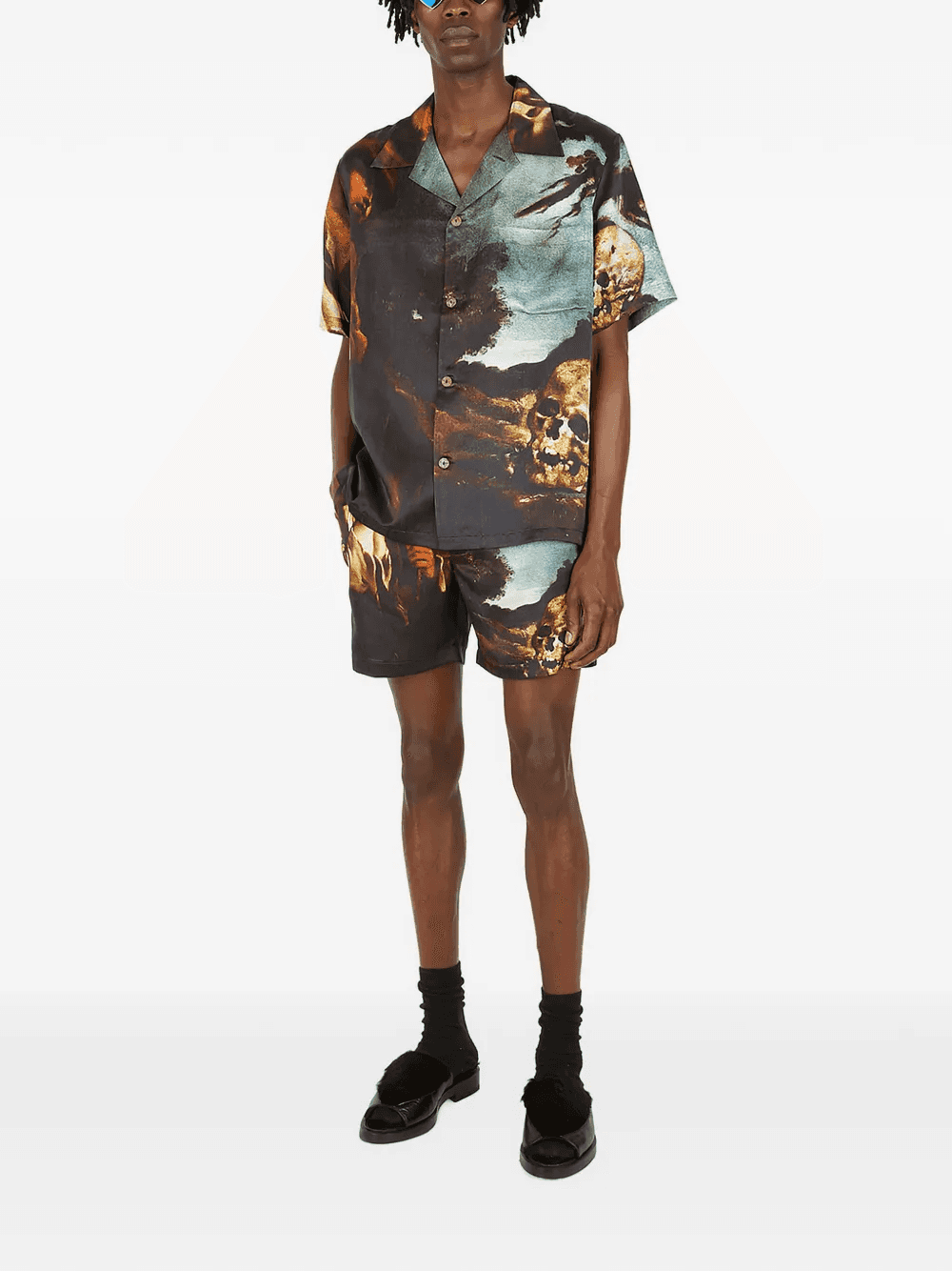 button-fastening shorts — Image 3