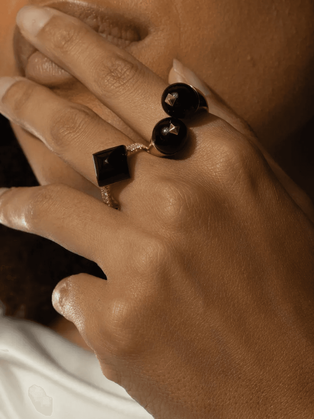 18K yellow gold Gemini onyx ring — Image 3