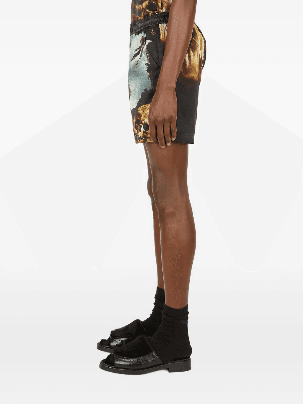 button-fastening shorts — Image 4