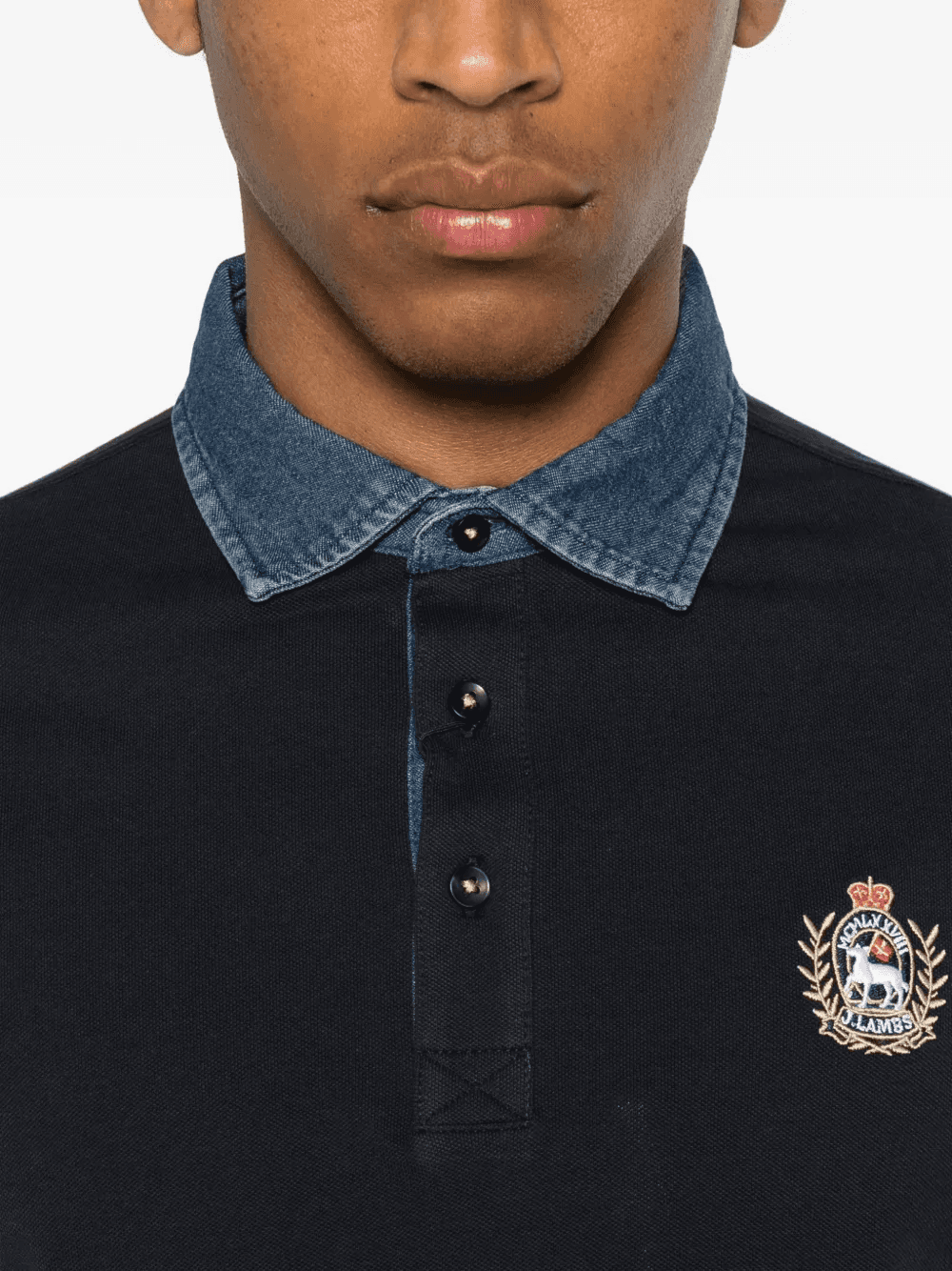 Avvocato denim-collar crest-patch polo shirt — Image 2