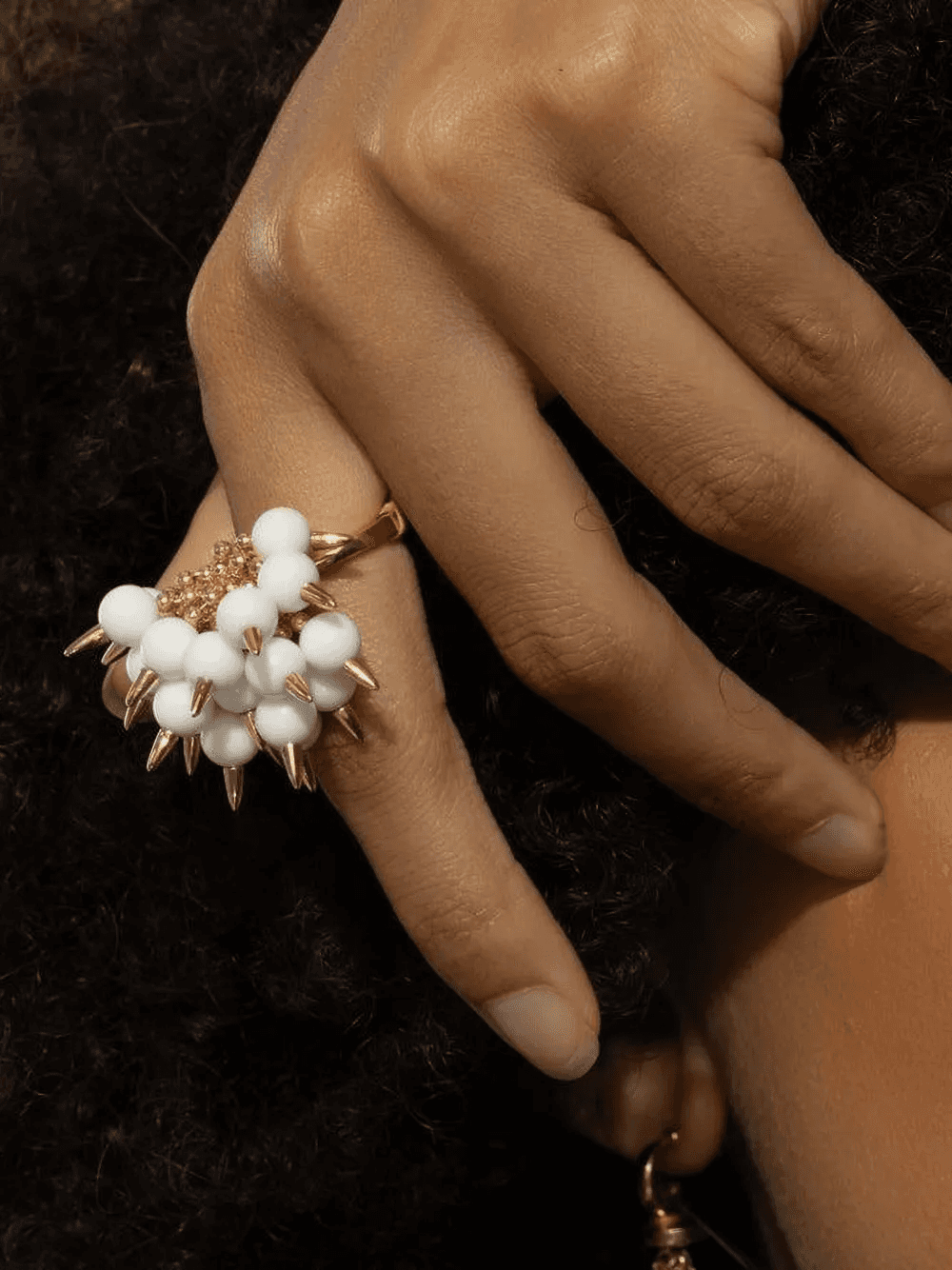18K yellow gold Spiked Muse onyx and diamond ring — Image 2