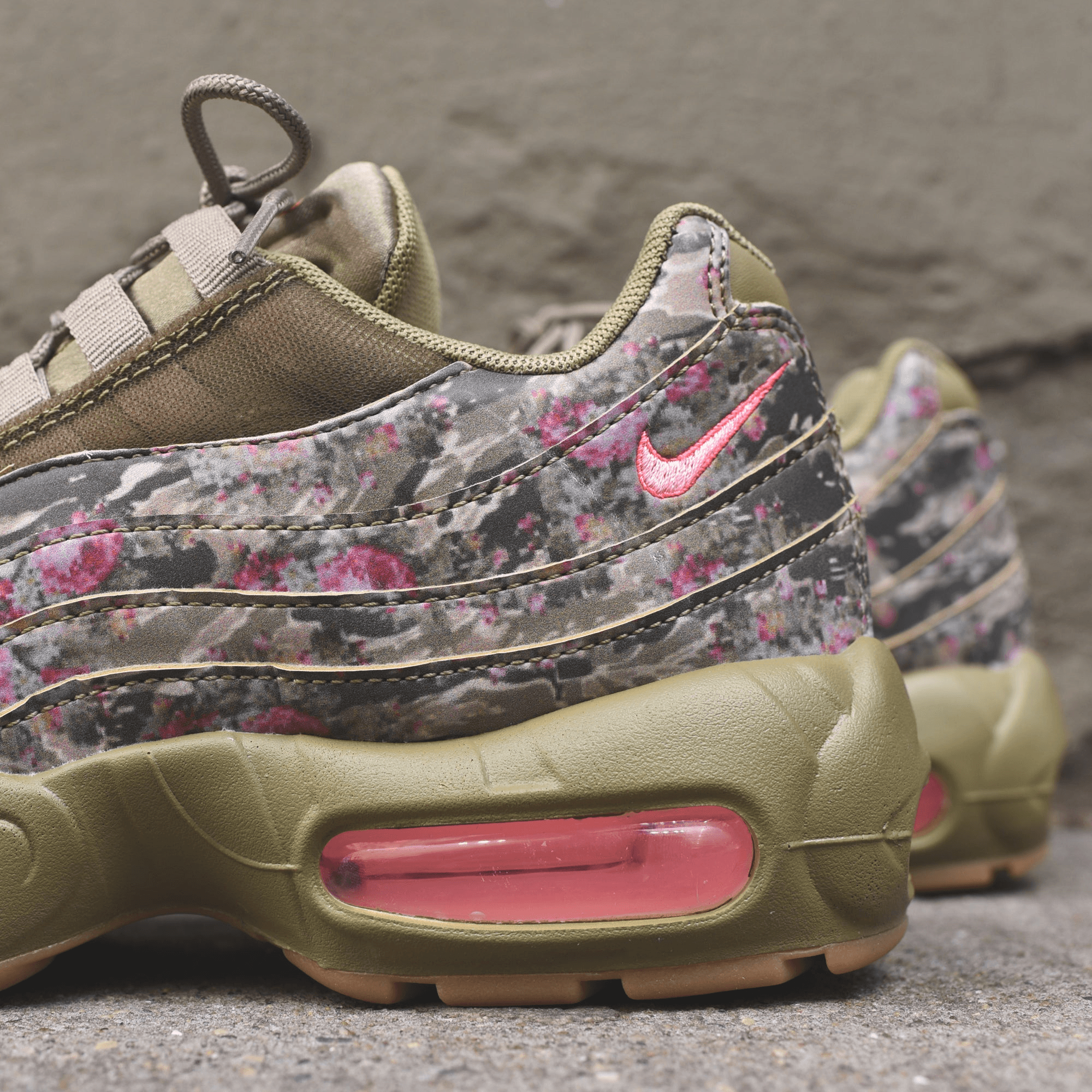 Nike WMNS Air Max 95 - Olive / Camo — Image 2