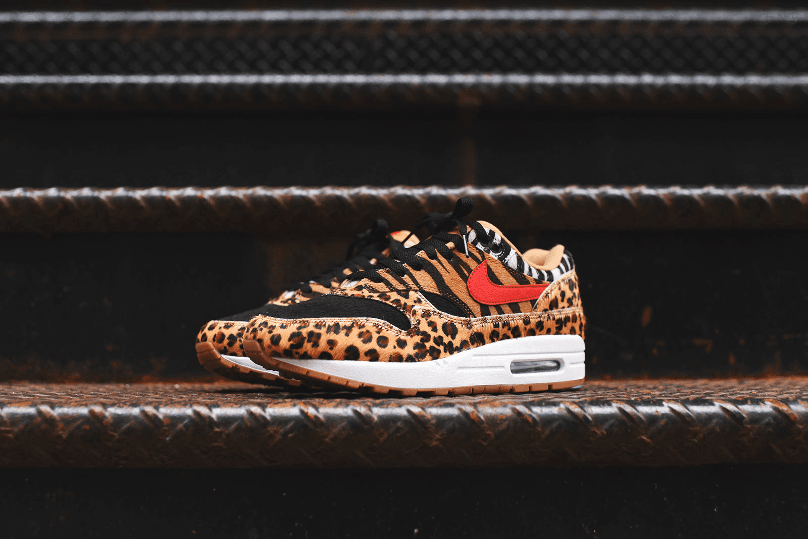Nike x atmos Air Max 1 DLX - Wheat / Sport Red / Bison — Image 5