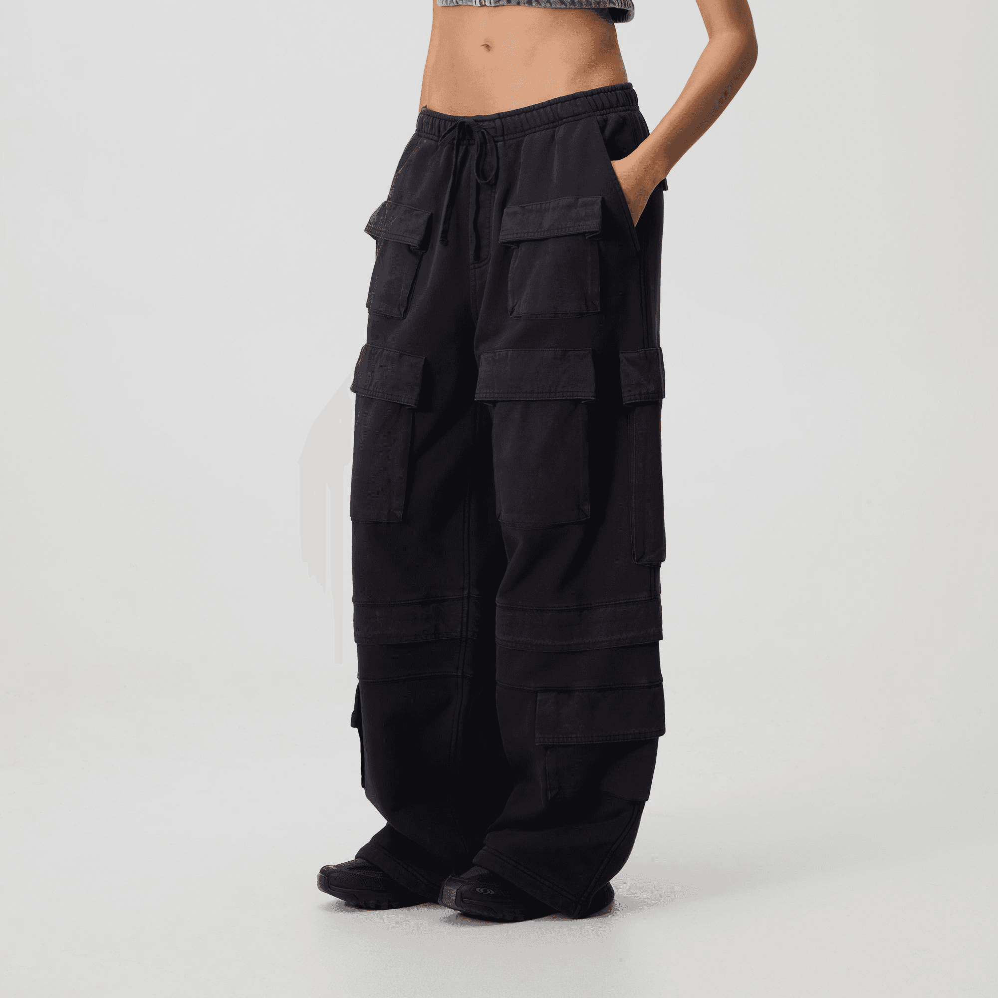 Kith Women Zayn Cargo Sweatpant - Black — Image 4