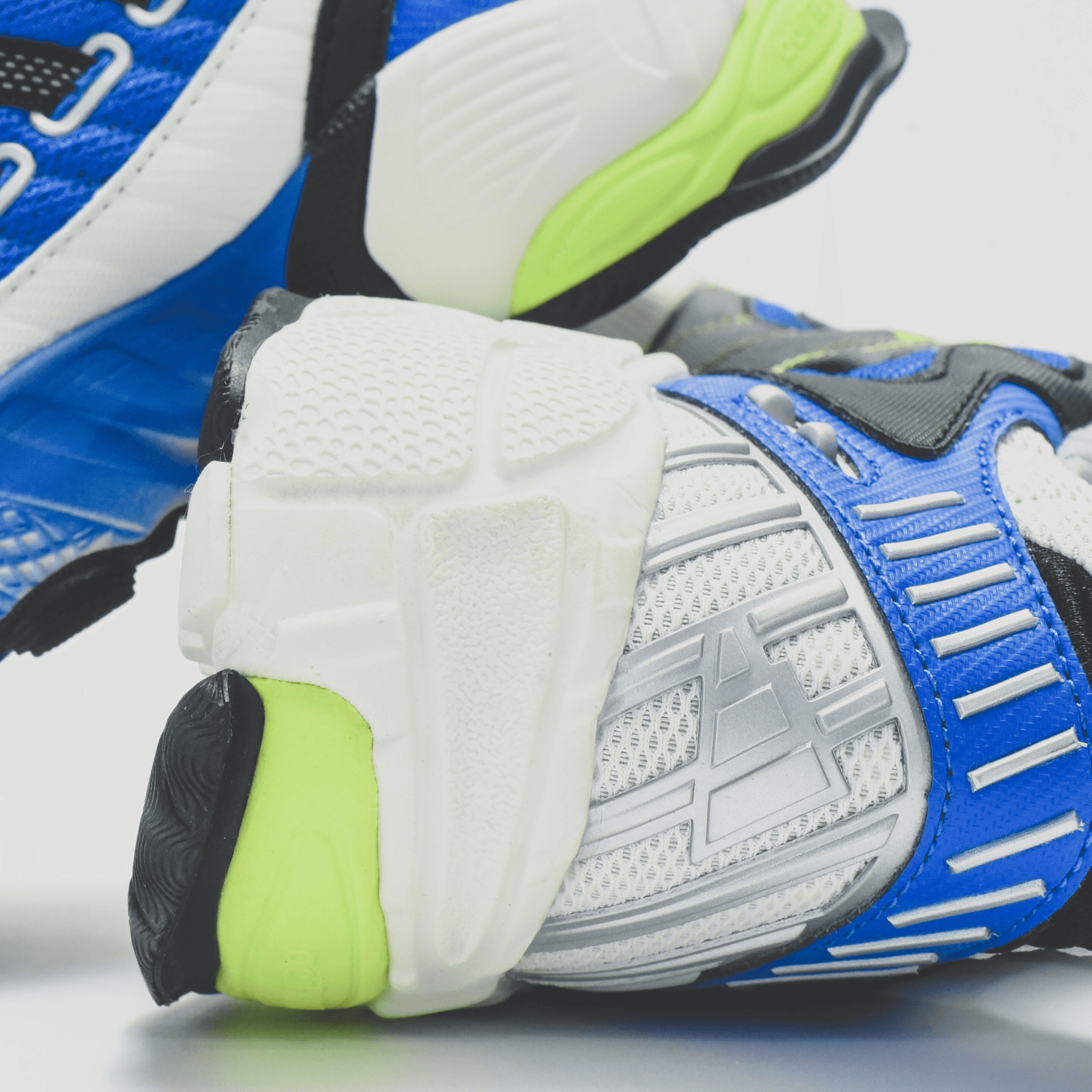 adidas Consortium Torsion TRDC - Light Aqua / Tacste / Sand — Image 3