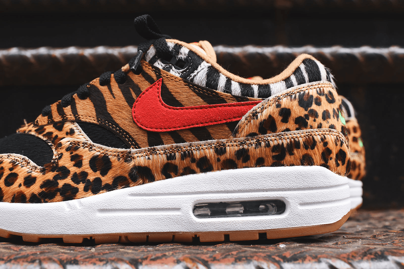 Nike x atmos Air Max 1 DLX - Wheat / Sport Red / Bison — Image 4