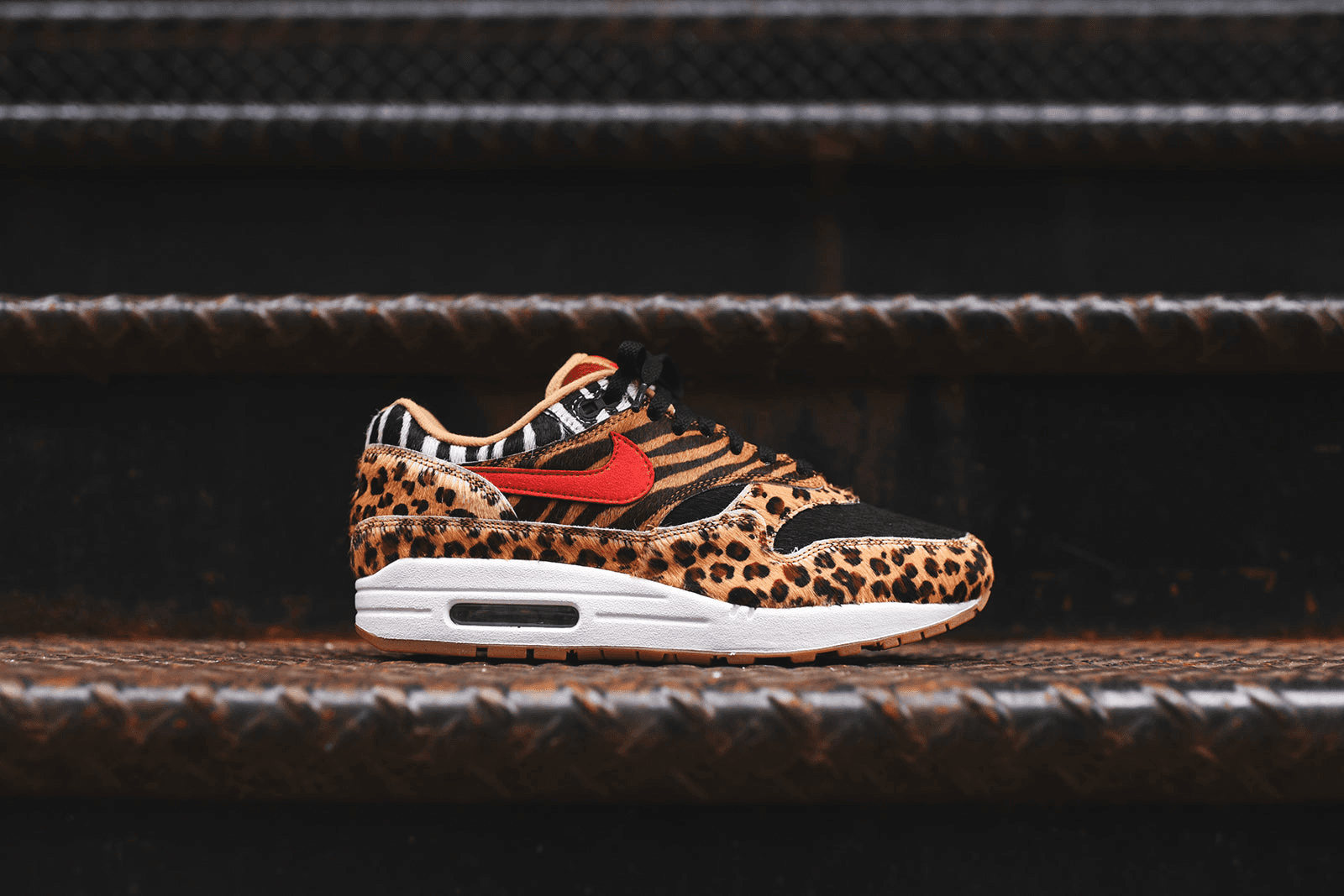 Nike x atmos Air Max 1 DLX - Wheat / Sport Red / Bison — Image 6