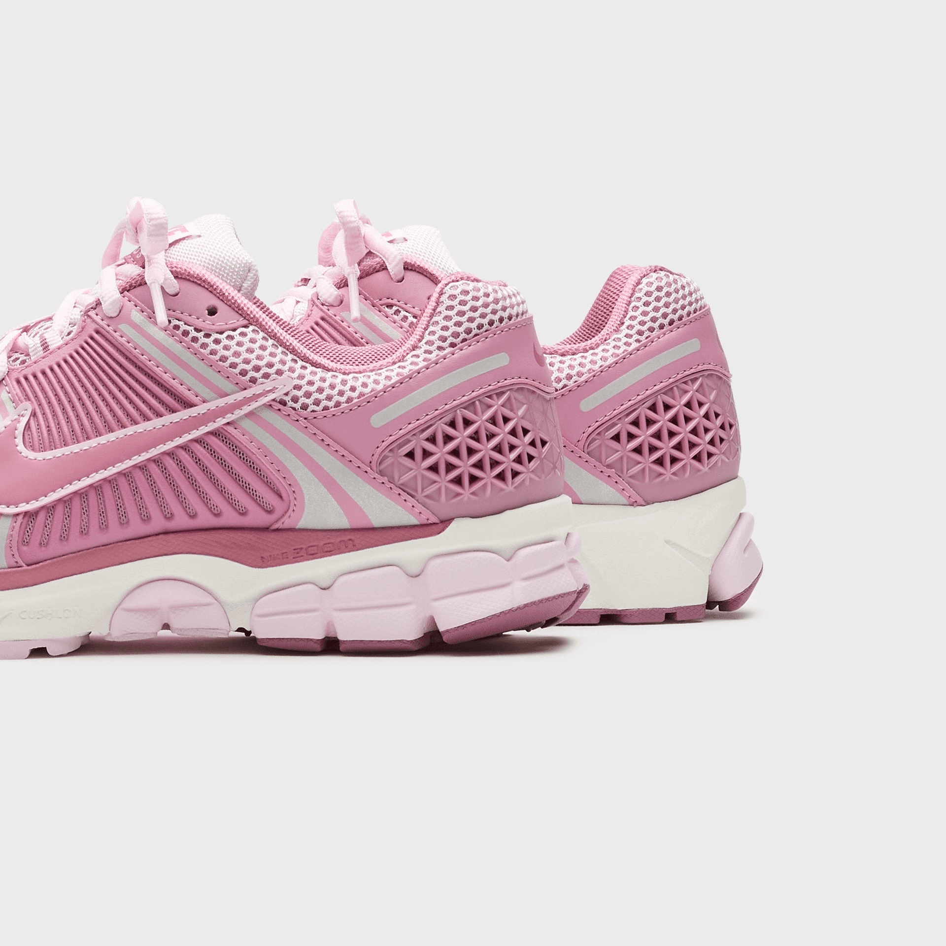 Nike WMNS Zoom Vomero 5 - Elemental Pink / Desert Berry — Image 2