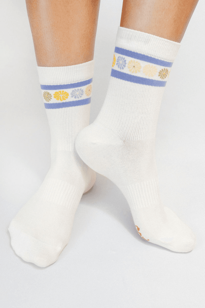 Flower Crown Knit Ankle Sock - Image 1