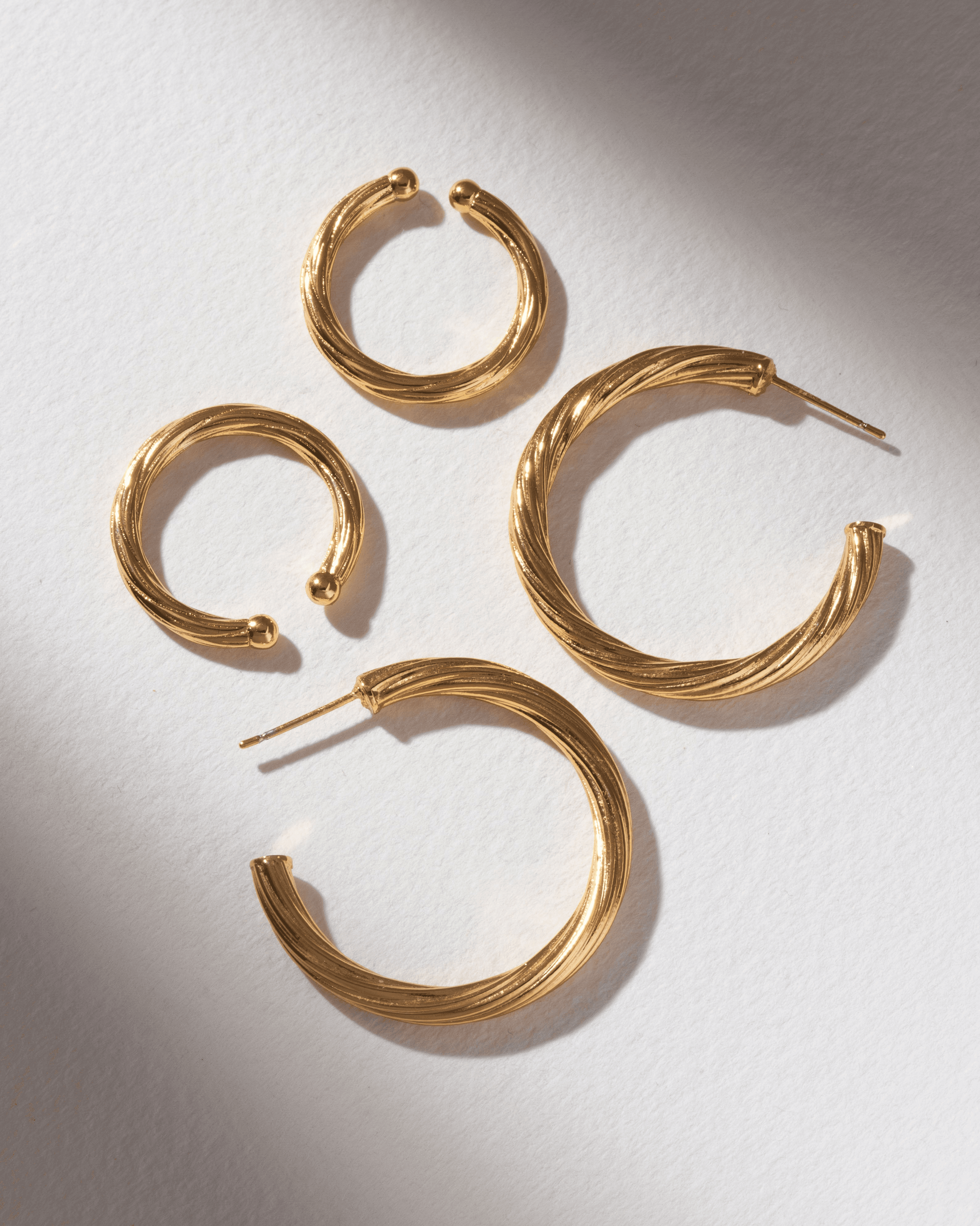 Helix Twisted Lobe Layers One Look Set Gold - Image 1