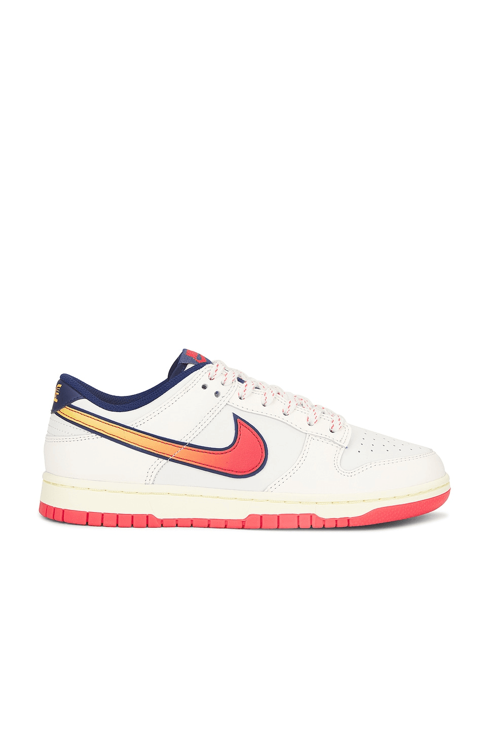 Dunk Low Retro Se Sneakers - Image 1