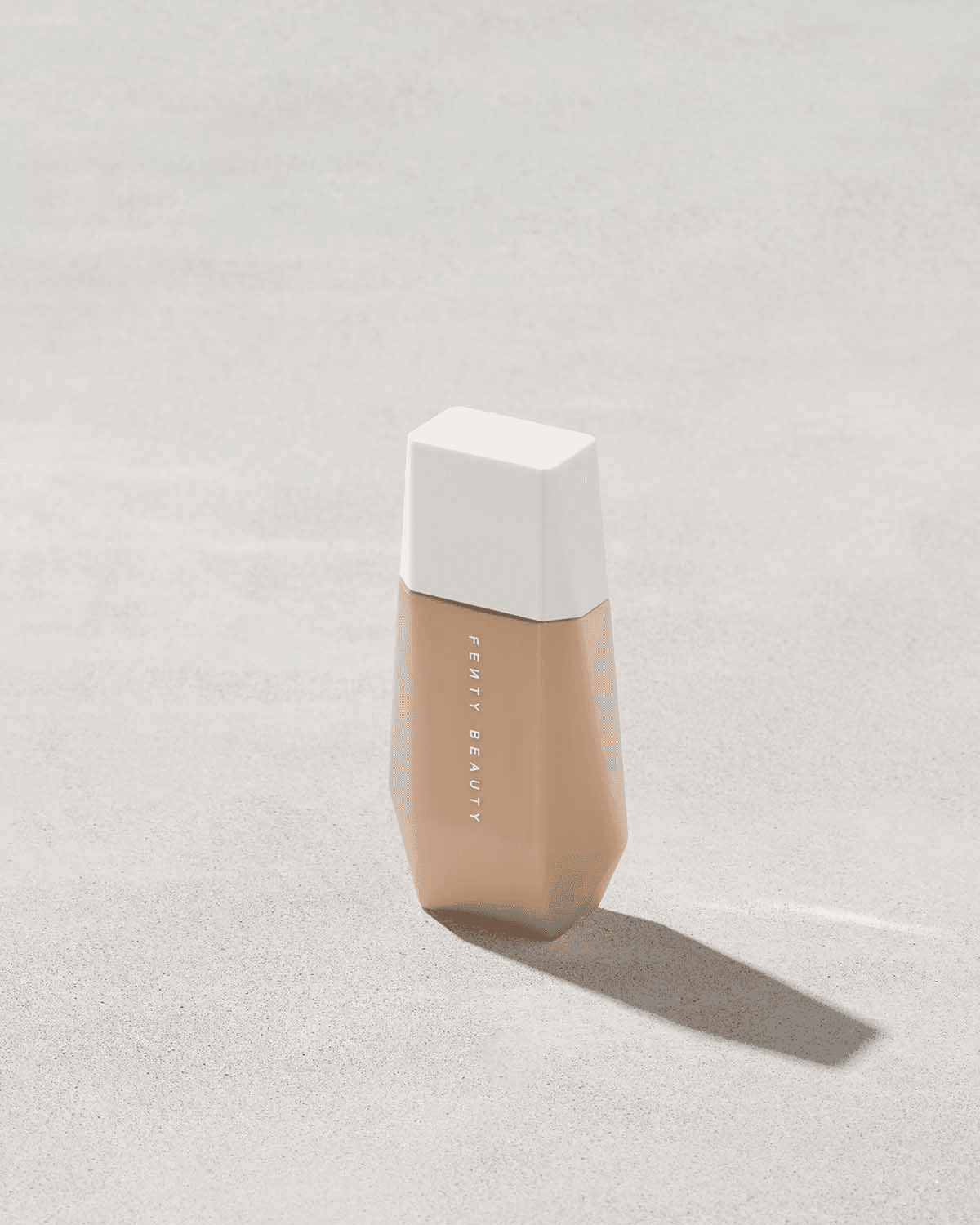 Eaze Drop Lightweight Blurring Skin Tint - Image 1