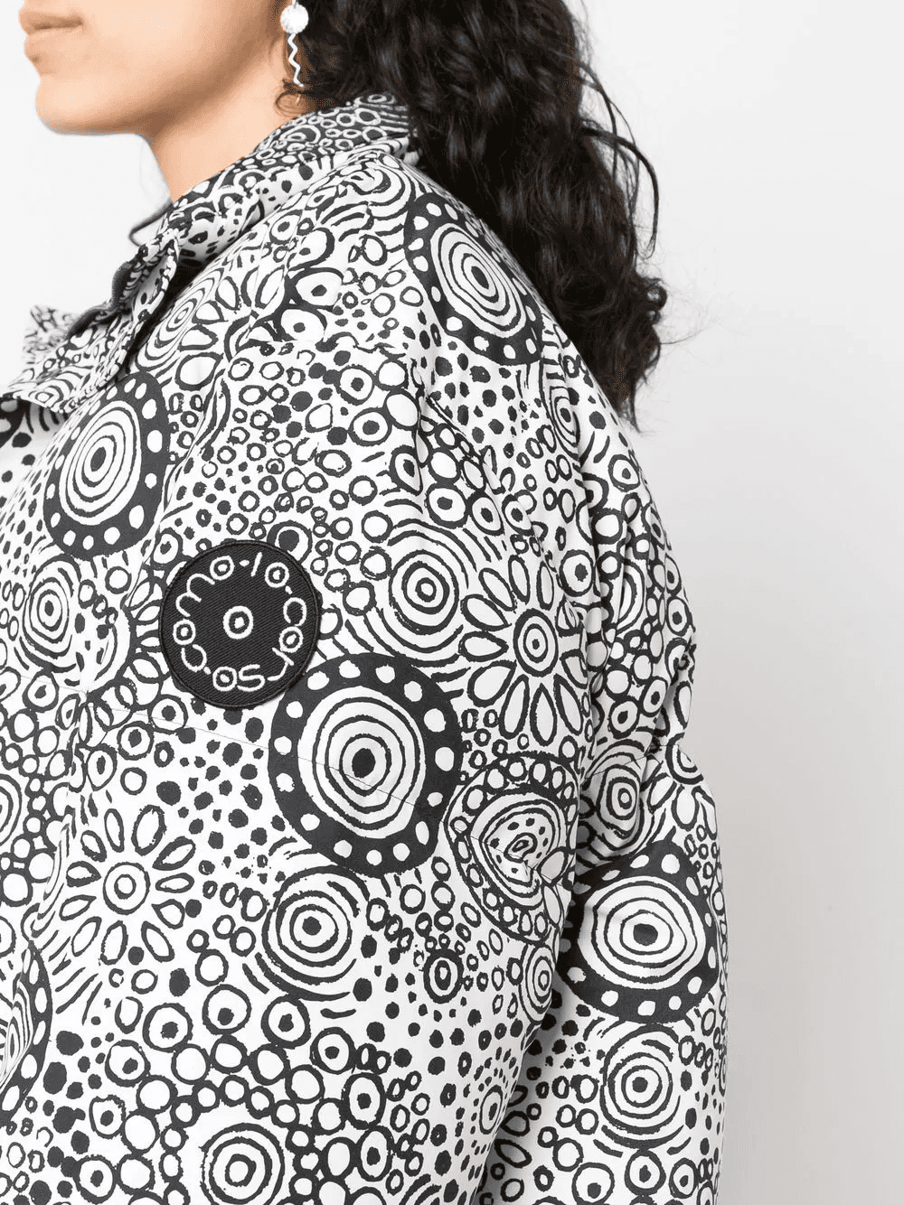 abstract-print hooded puffer jacket — Image 4
