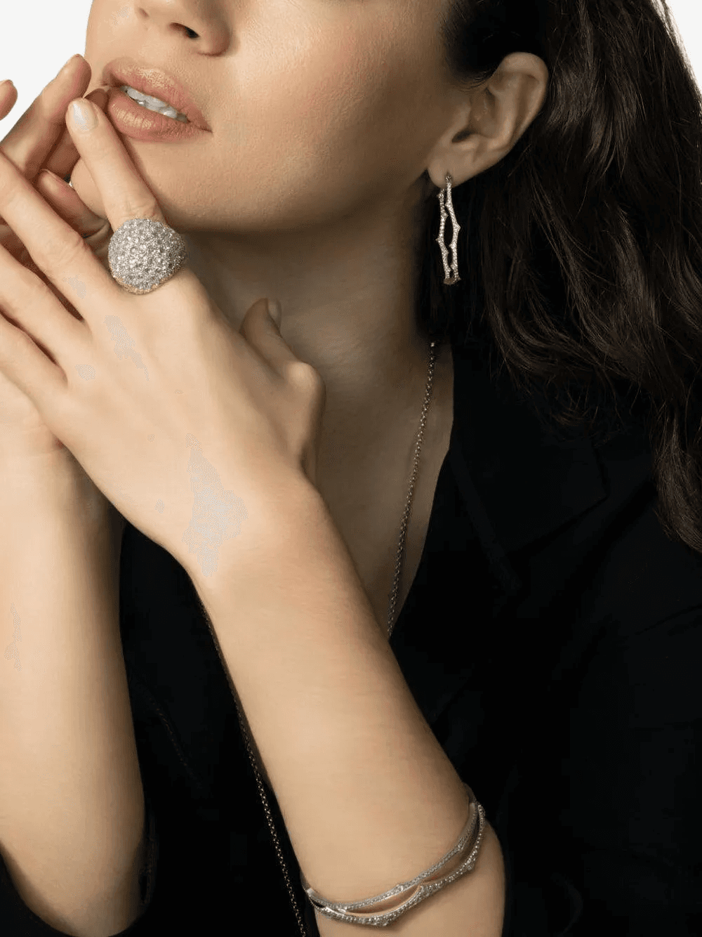 18K white gold Thorn Briar diamond hoop earrings - Image 1