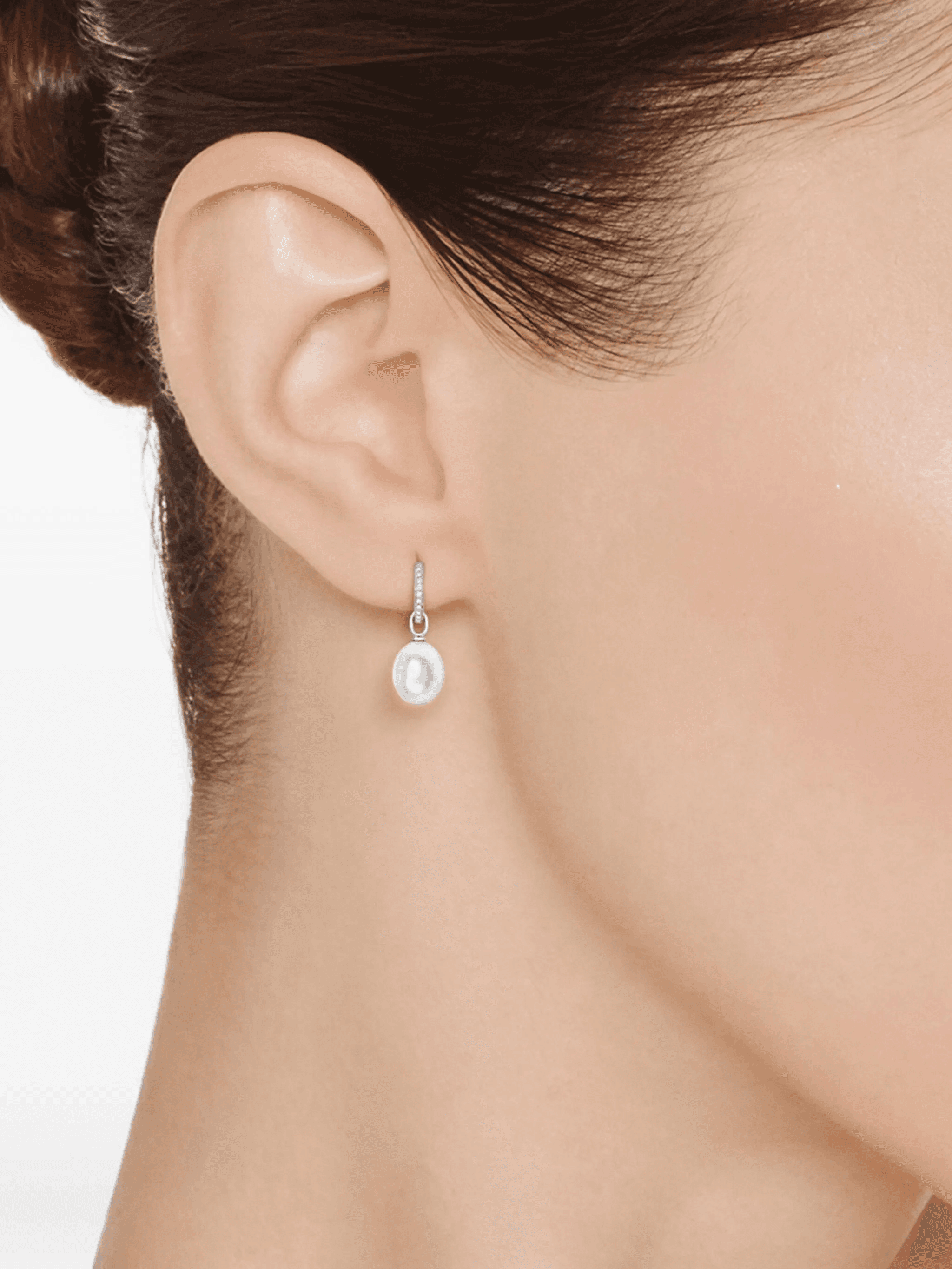 18kt white gold Classics diamond and pearl earrings - Image 1