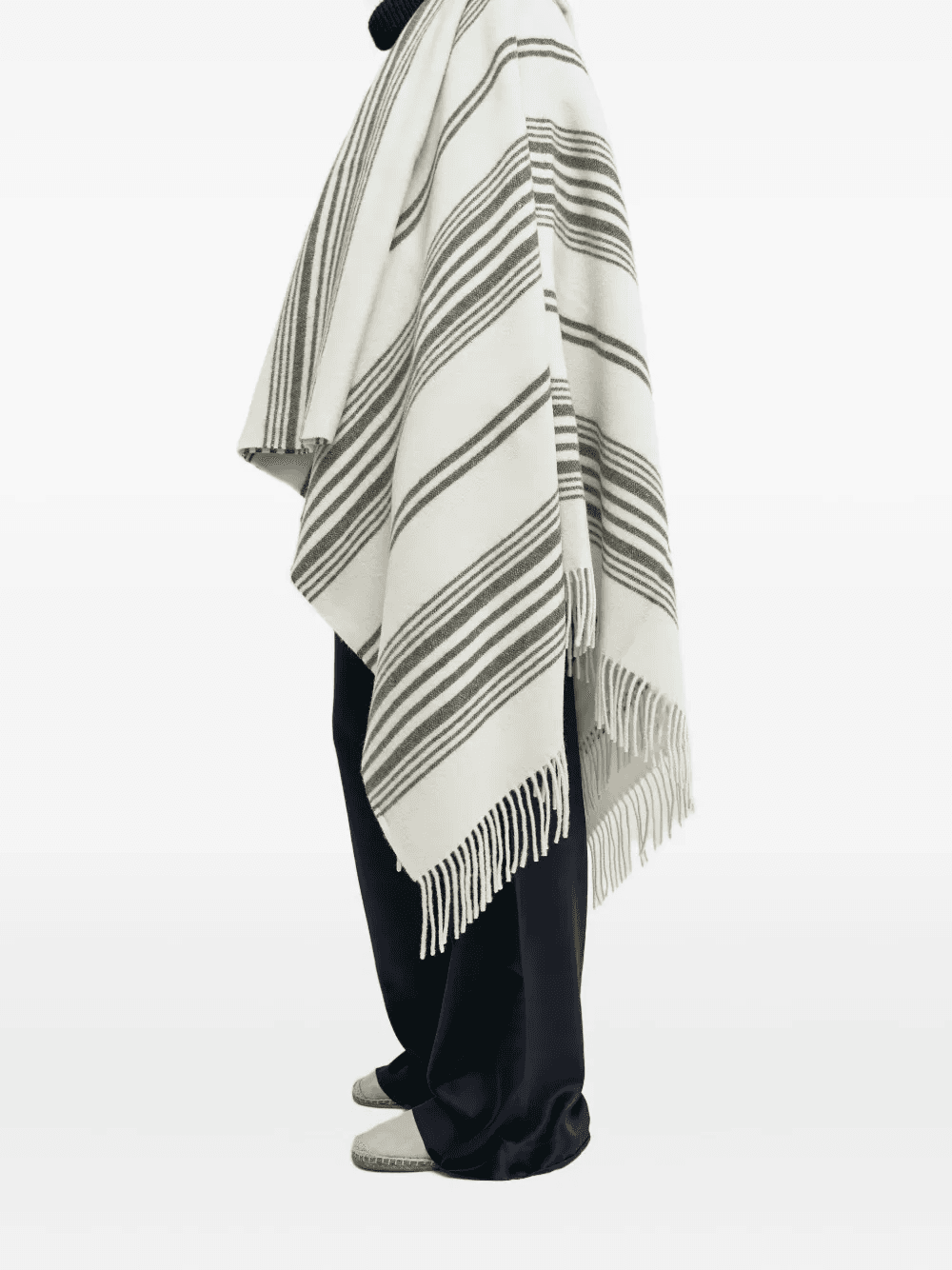 GILA virgin wool blanket (180cm x 135cm) - Image 1