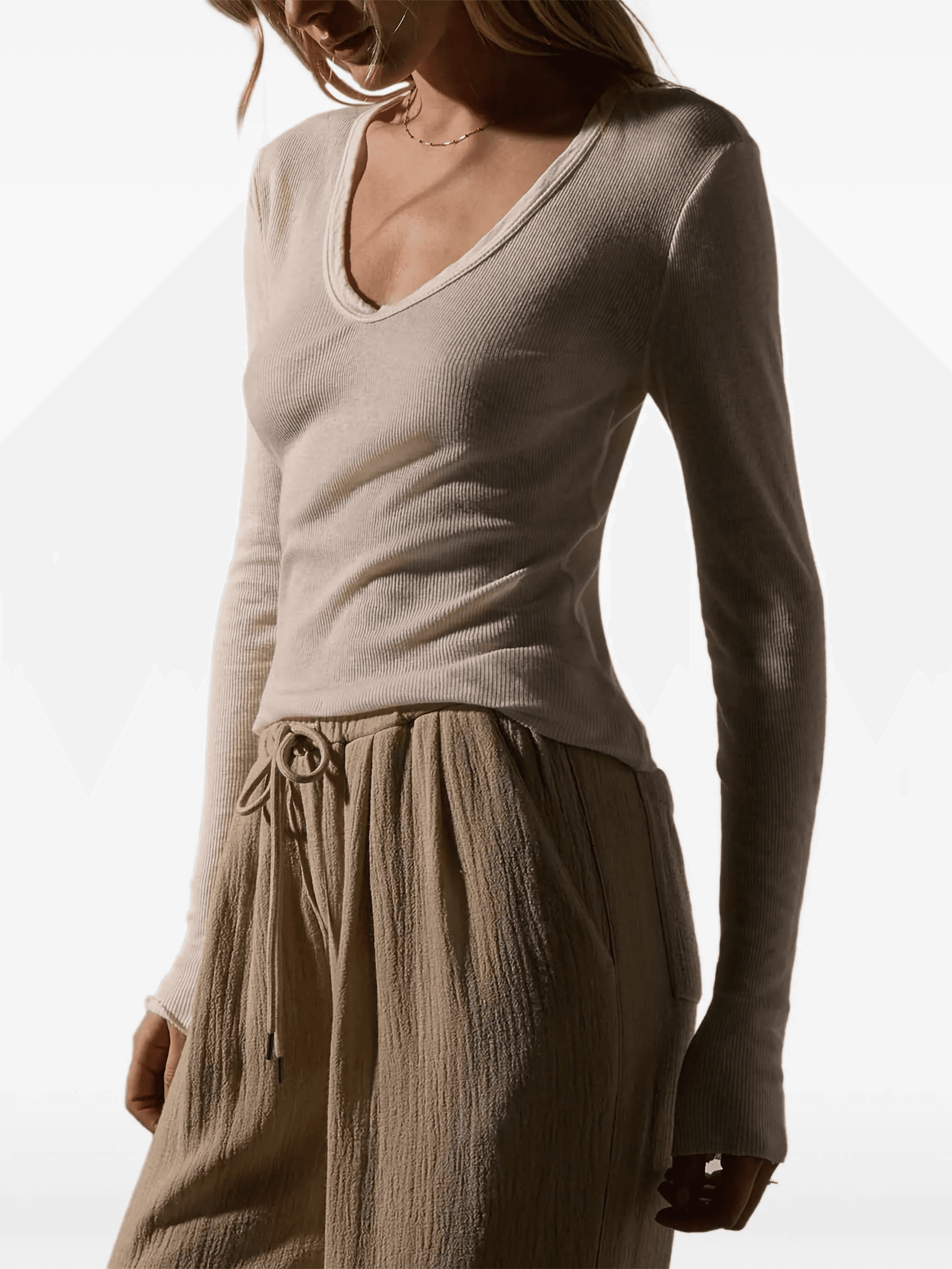 V-neck long-sleeve T-shirt - Image 1