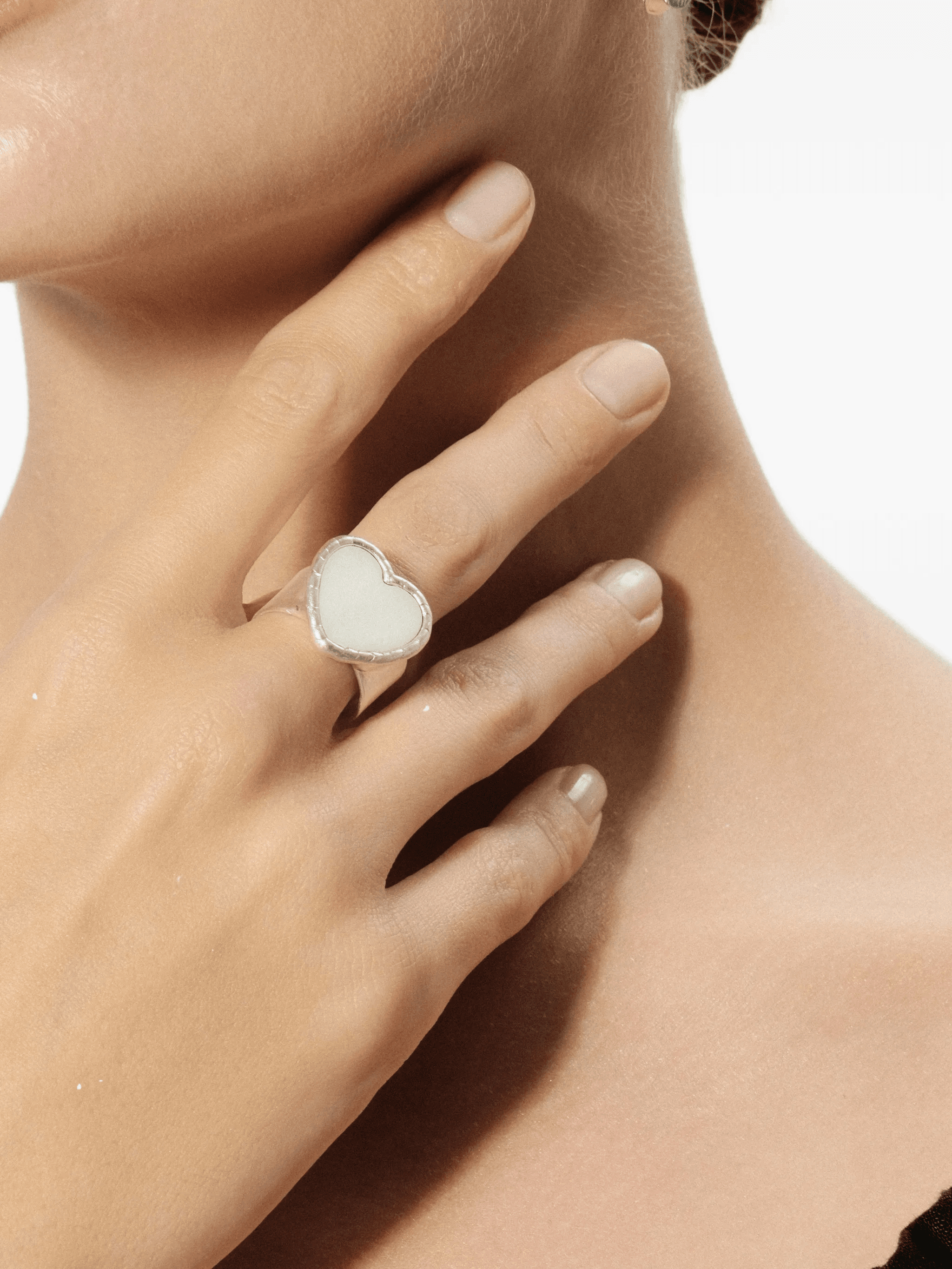 heart-motif ring - Image 1