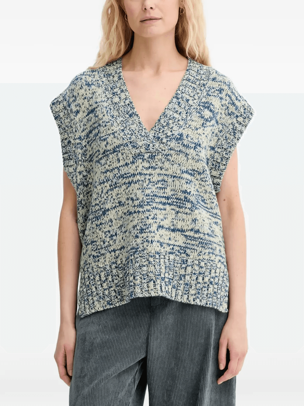 Arazza V-neck vest - Image 1