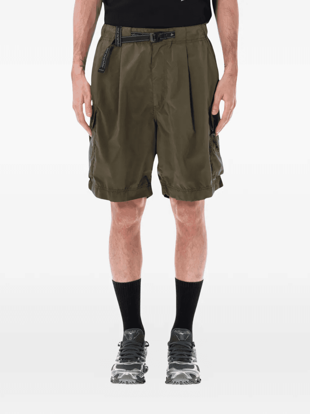 carabiner-detail cargo shorts - Image 1