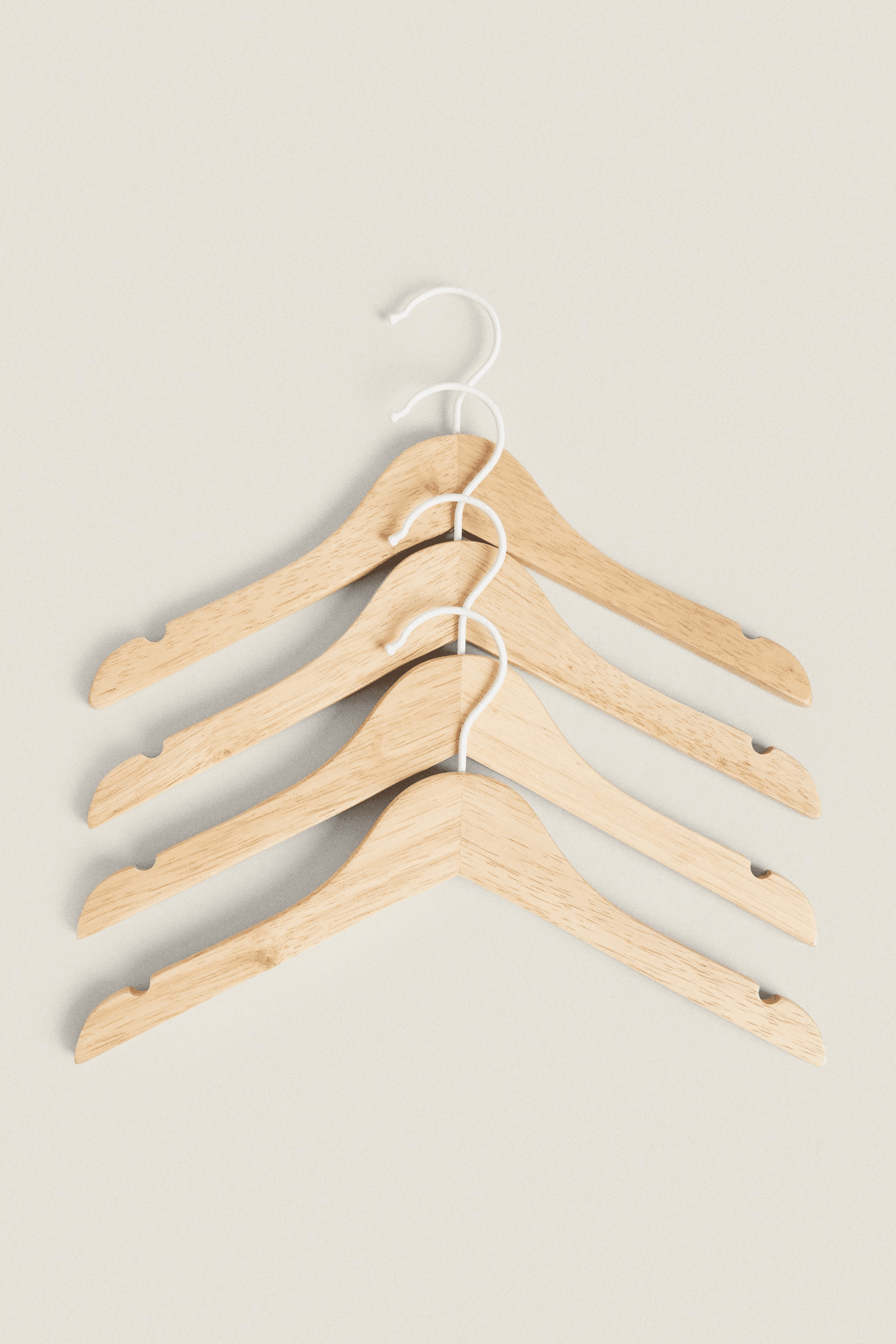KIDS’ WOODEN HANGERS (PACK OF 4) - Image 1