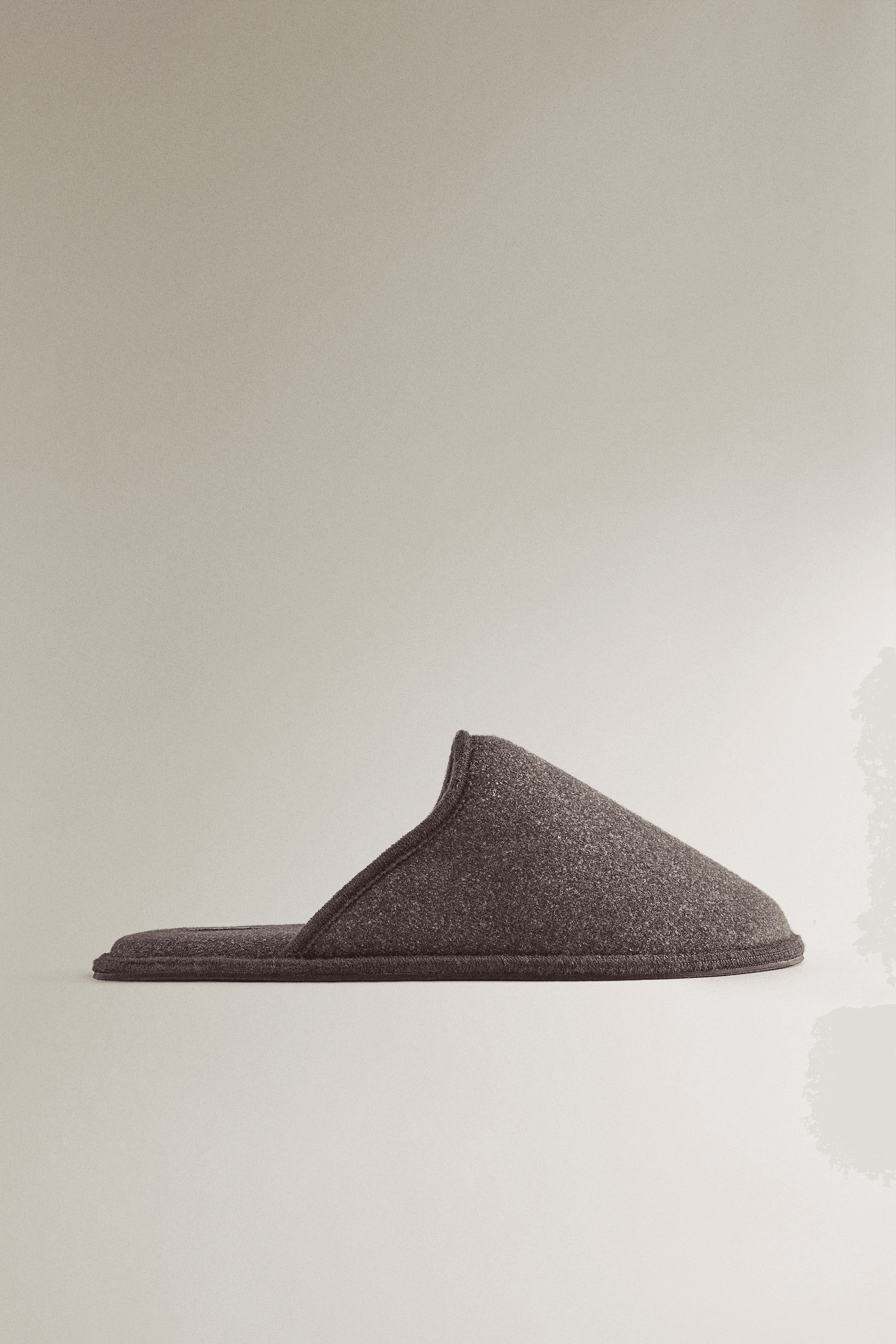 WARM SLIPPERS - Image 1