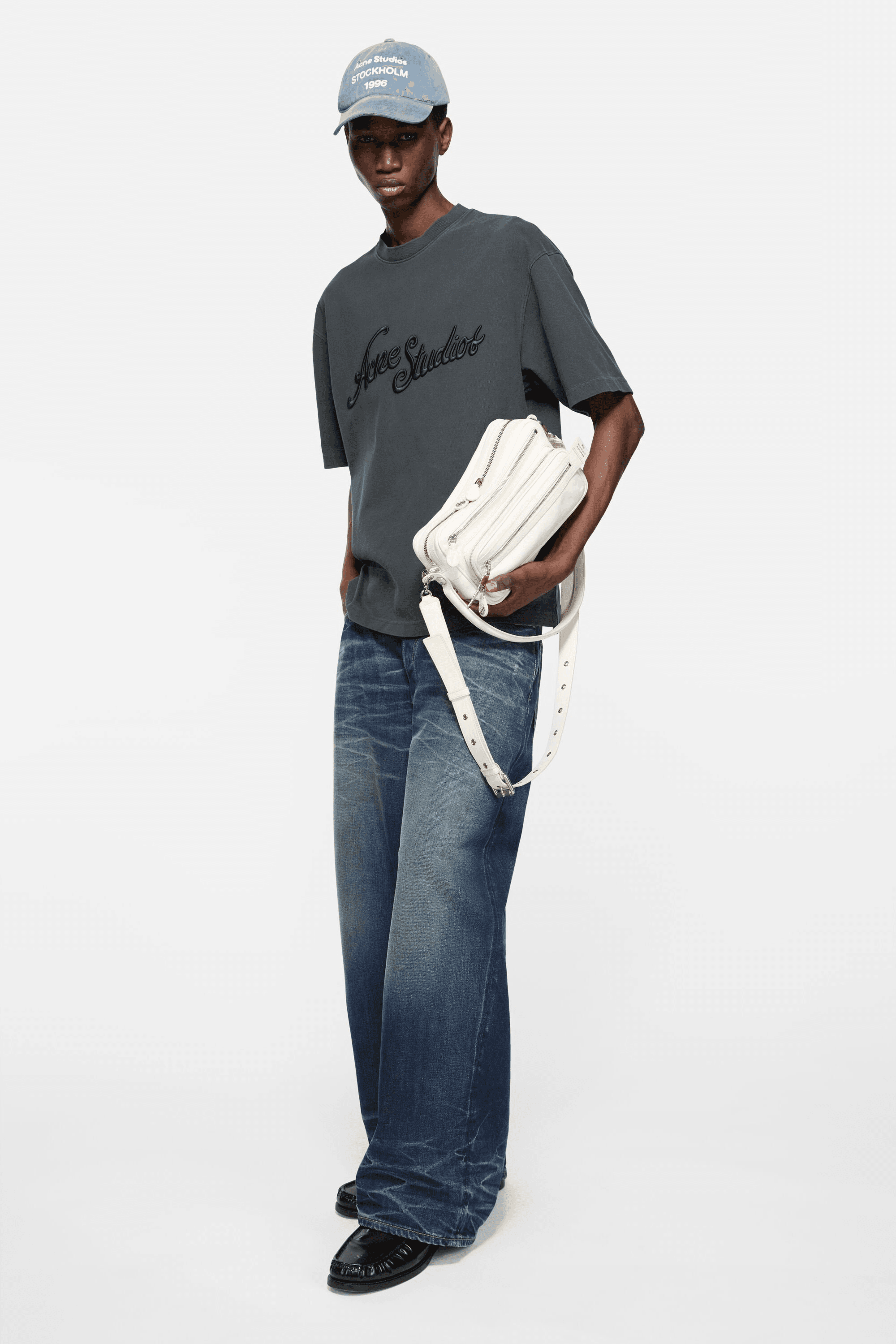 Embroidered logo t-shirt - Image 1